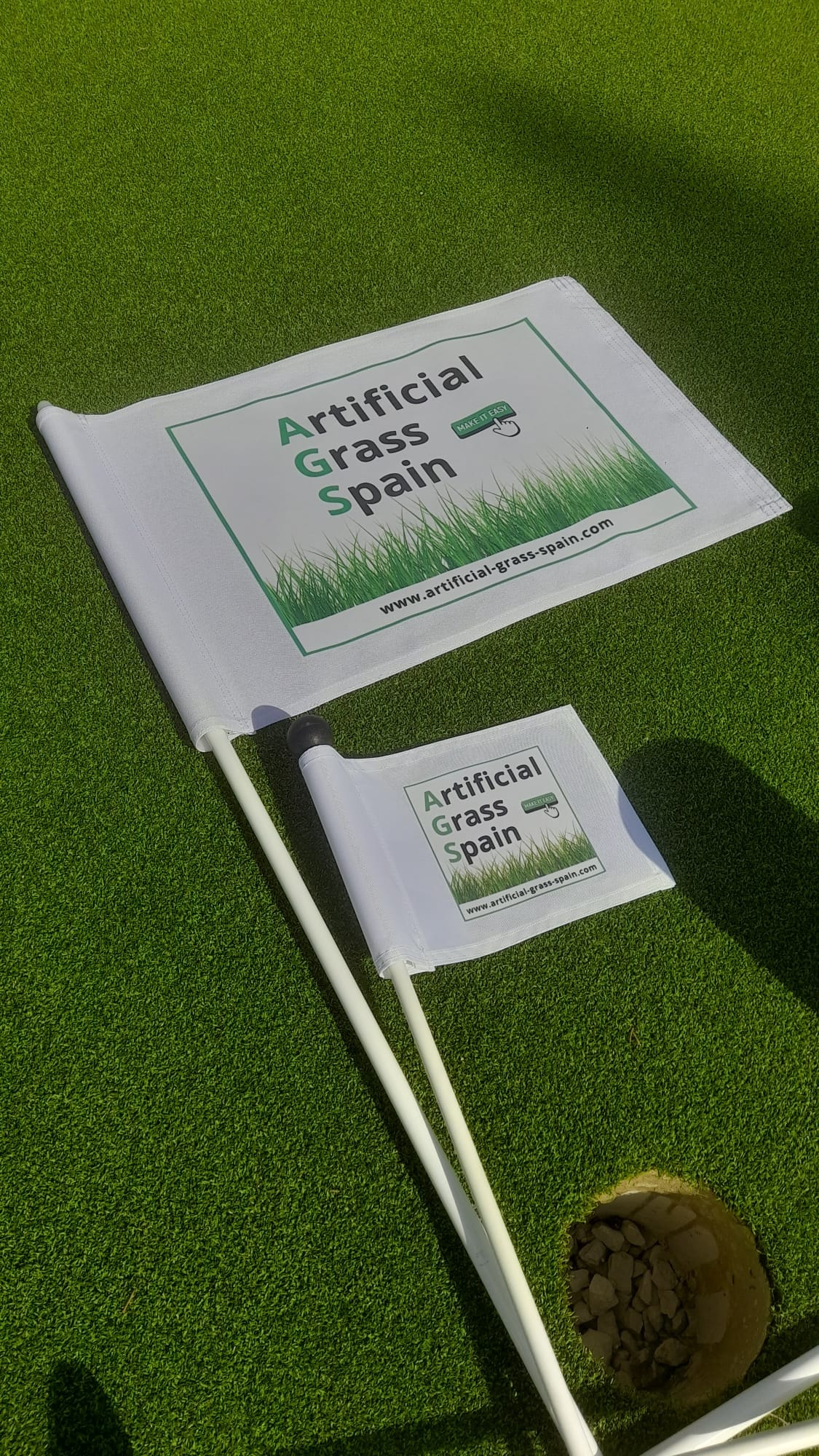 Backyard putting green with flags artificial grass Spain