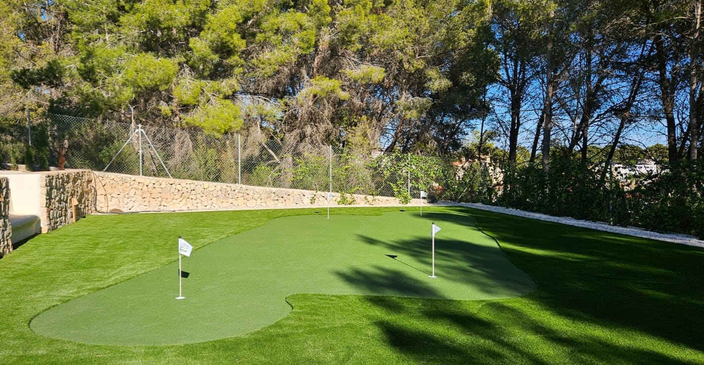 Backyard putting green artificial grass Spain