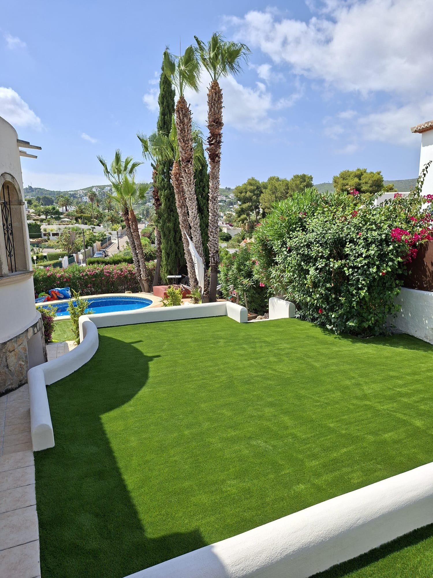 Costa Blanca garden transformed by premium artificial grass Spain